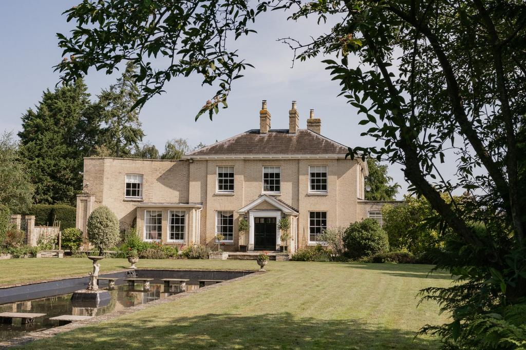 Holly Lodge