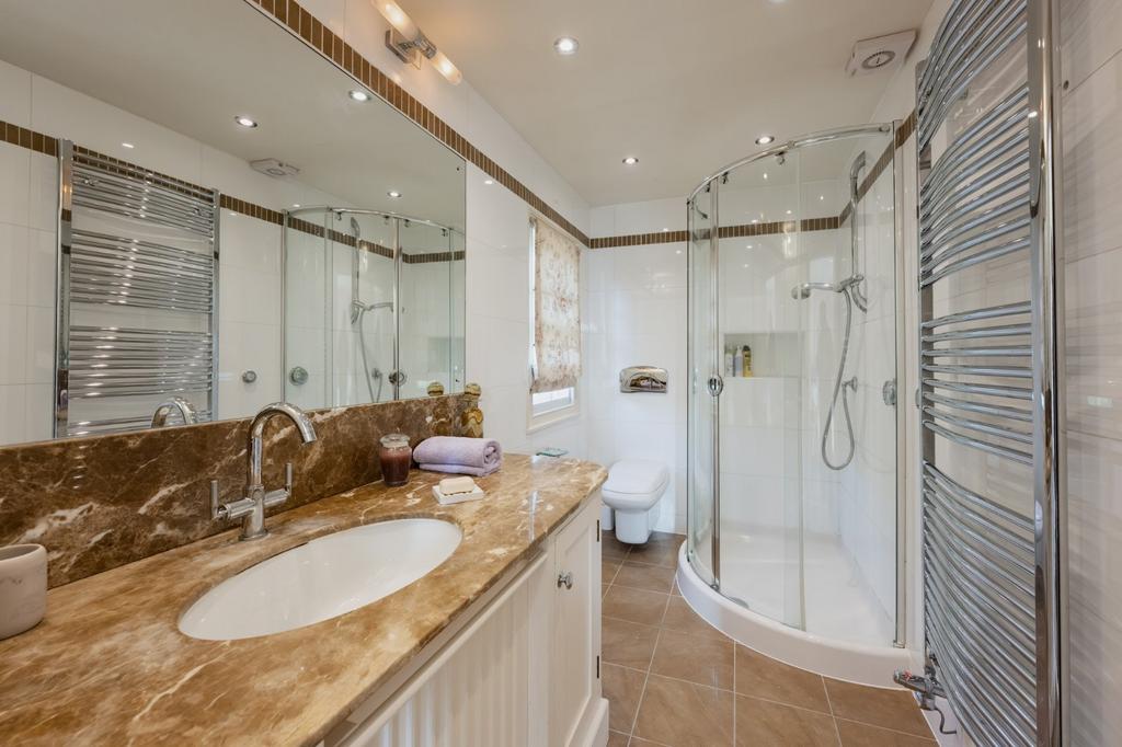 Ensuite
