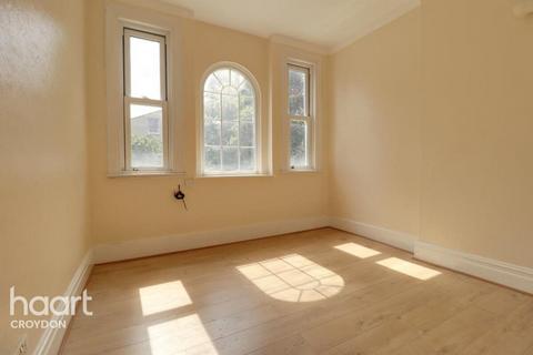 undefined, Melfort Road, THORNTON HEATH