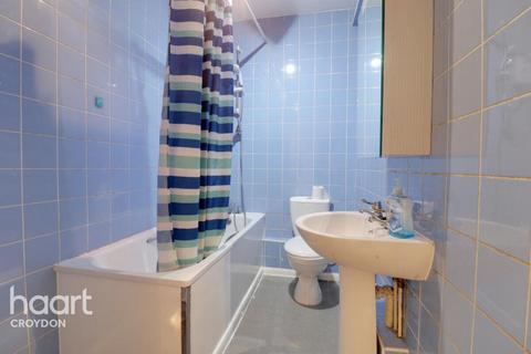undefined, Melfort Road, THORNTON HEATH