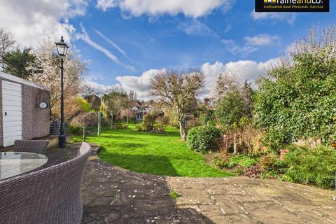 2 bedroom bungalow for sale, Sherwood Avenue, Potters Bar