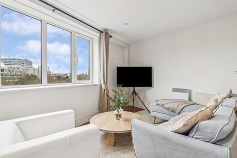 1 bedroom apartment for sale, Chiswick High Road, london, W4