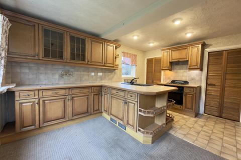 3 bedroom detached house for sale, Grange Avenue, Garforth, Leeds