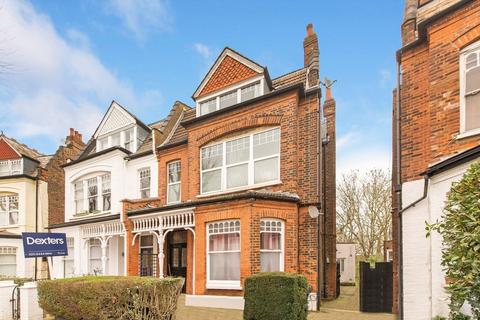 undefined, Kings Avenue, London N10