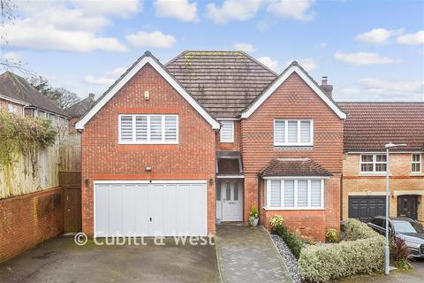 4 bedroom detached house for sale, Timberley Gardens, Uckfield, East Sussex