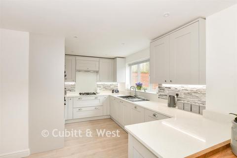 4 bedroom detached house for sale, Timberley Gardens, Uckfield, East Sussex