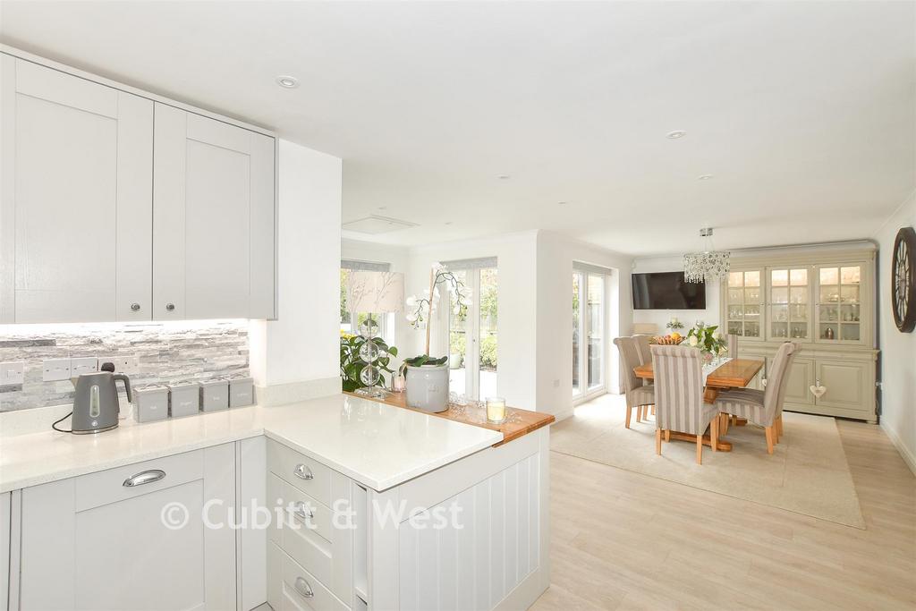 Kitchen/ Family Area