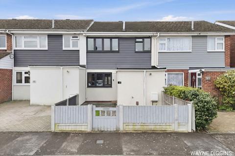 3 bedroom terraced house for sale, Howell Road, Stanford-le-hope SS17