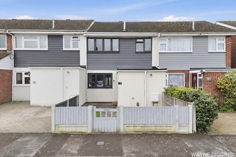 3 bedroom terraced house for sale, Howell Road, Stanford-le-hope SS17