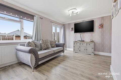 3 bedroom terraced house for sale, Howell Road, Stanford-le-hope SS17