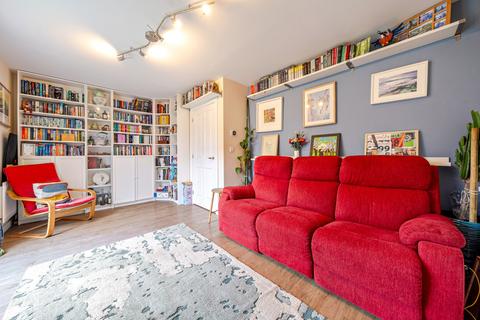 3 bedroom semi-detached house for sale, Aintree Way, Oxfordshire OX26