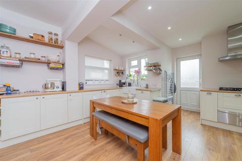3 bedroom end of terrace house for sale, Monkmoor Road, Shrewsbury