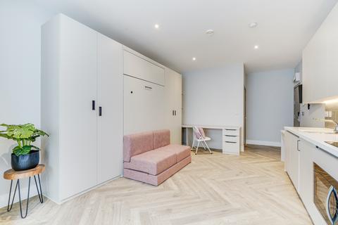 Studio to rent, at Hanger Lane, 15 Hanger Lane W5
