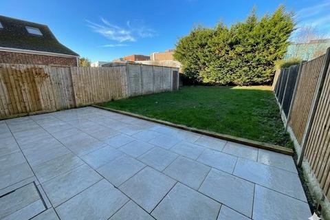 undefined, Mixes Hill Road, Luton, Bedfordshire, LU2 7TX