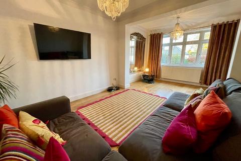 undefined, Mixes Hill Road, Luton, Bedfordshire, LU2 7TX