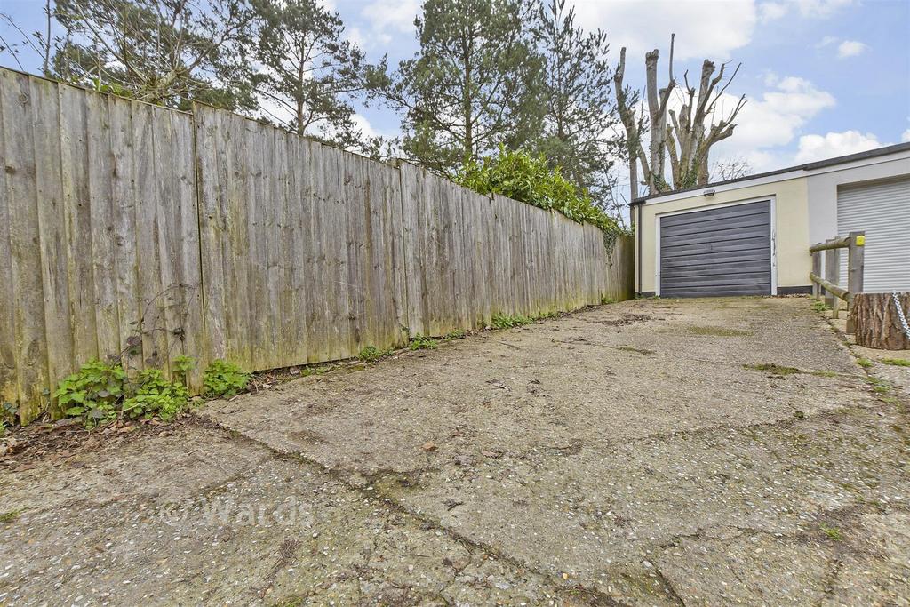 Driveway/Parking