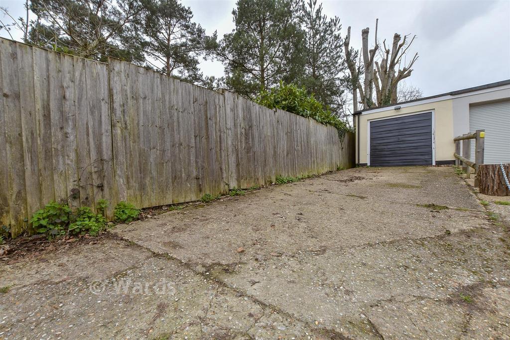 Driveway/Parking