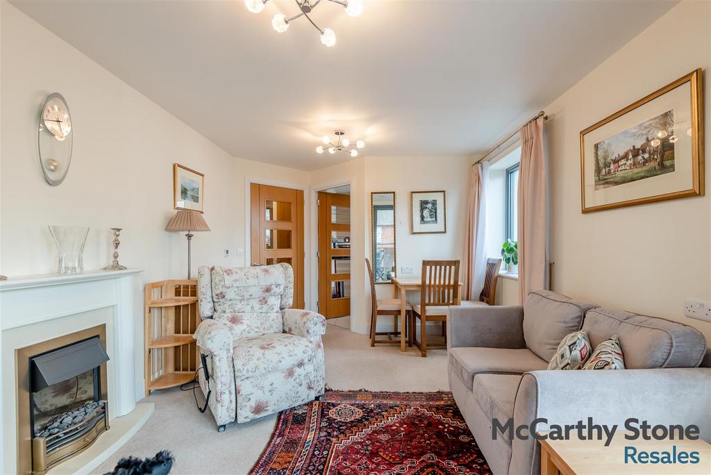 8680025-interior13.jpg