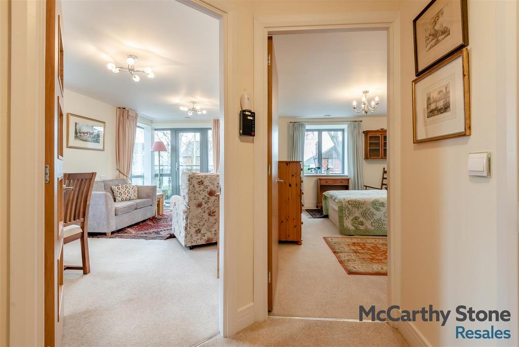 8680025-interior08.jpg