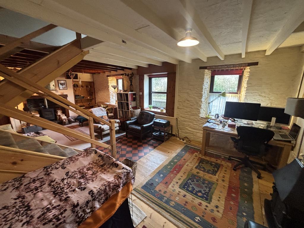Living room (third image)