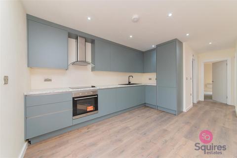 2 bedroom flat to rent, Station Road