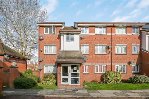 2 bedroom flat for sale, Garrison Close, London SE18