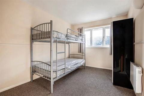 2 bedroom flat for sale, Garrison Close, London SE18