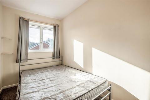 2 bedroom flat for sale, Garrison Close, London SE18