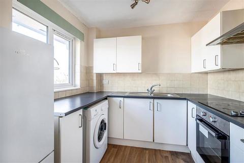 2 bedroom flat for sale, Garrison Close, London SE18