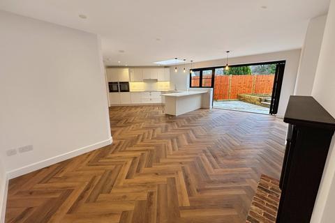 3 bedroom semi-detached bungalow for sale, Toddington Crescent, Chatham, ME5