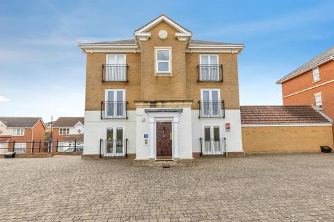 3 bedroom ground floor flat for sale, Goldcrest Drive, St. Marys Island, CHATHAM