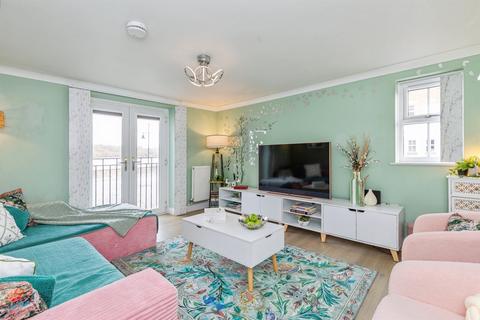 3 bedroom ground floor flat for sale, Goldcrest Drive, St. Marys Island, CHATHAM