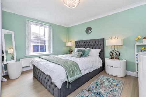 3 bedroom ground floor flat for sale, Goldcrest Drive, St. Marys Island, CHATHAM
