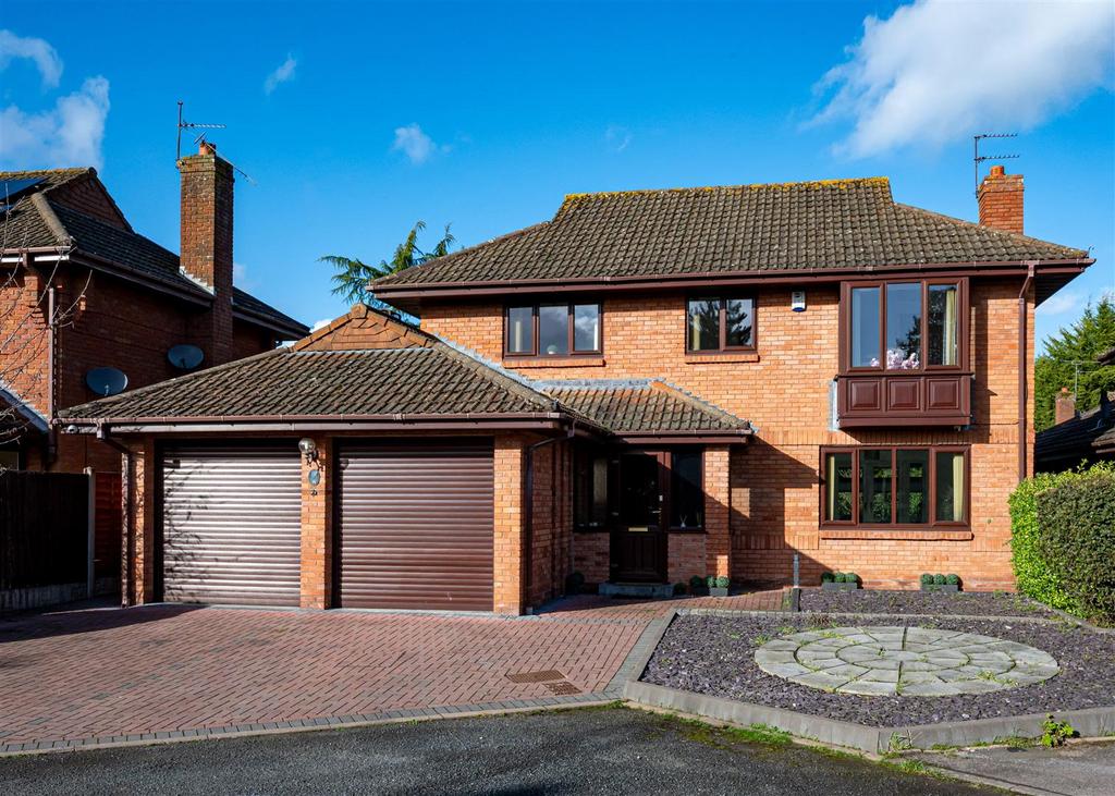 15 Midhurst Grove-22.jpg