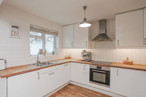 3 bedroom terraced house for sale, Sussex Drive, Banbury