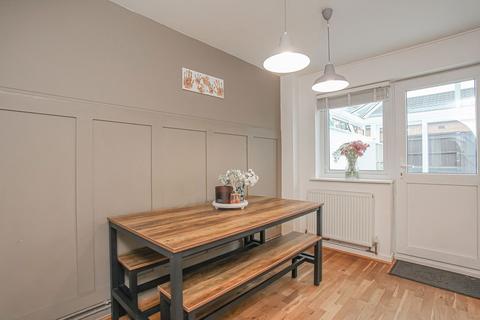 3 bedroom terraced house for sale, Sussex Drive, Banbury