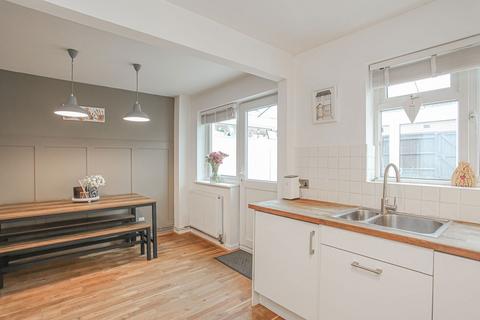 3 bedroom terraced house for sale, Sussex Drive, Banbury