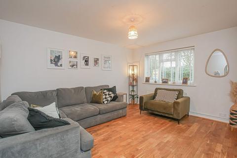 3 bedroom terraced house for sale, Sussex Drive, Banbury