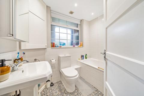 3 bedroom flat to rent, Hillcrest, Highgate, London, N6