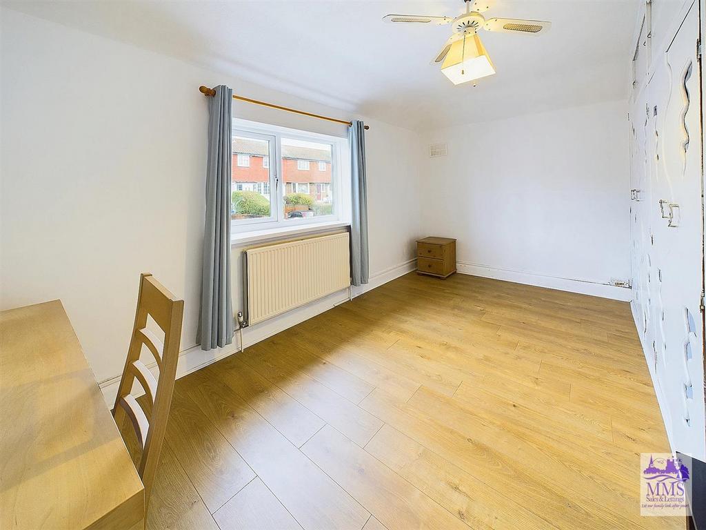 CAM02633 G0-PR0243-STILL012.jpg