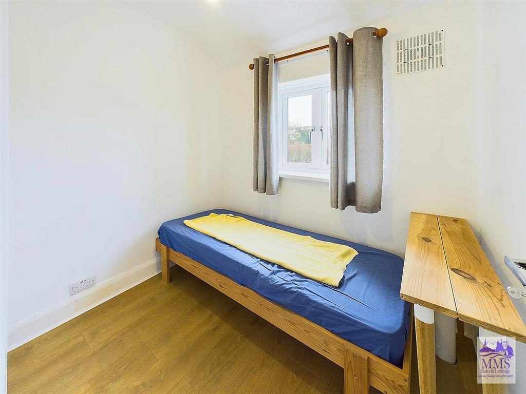 CAM02633 G0-PR0243-STILL014.jpg