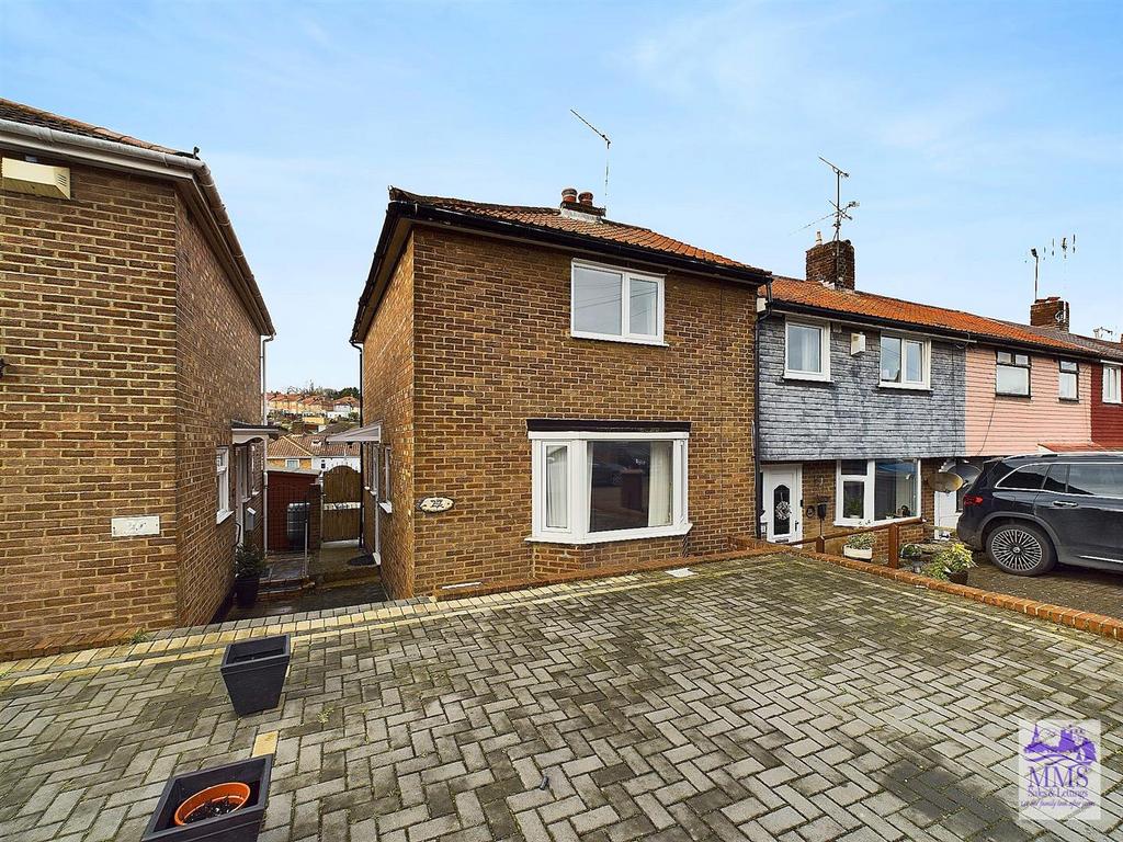 CAM02633 G0-PR0243-STILL018.jpg