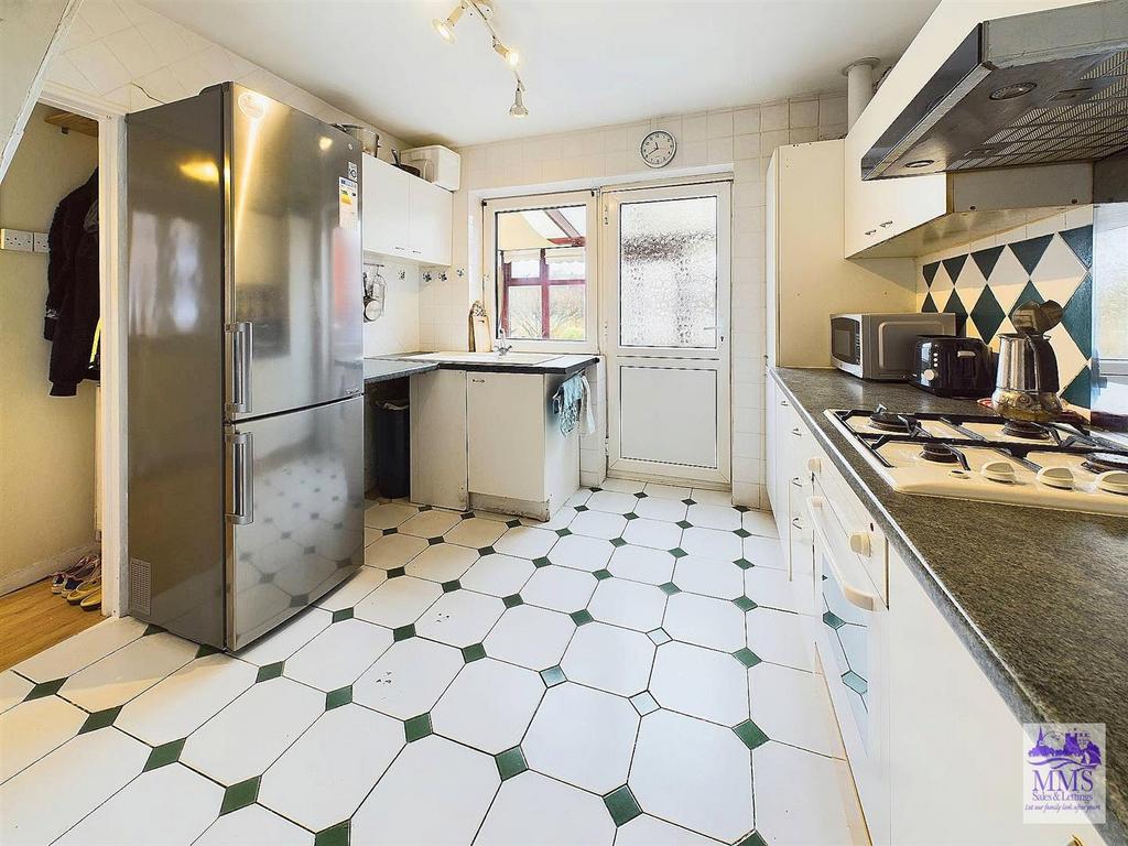 CAM02633 G0-PR0243-STILL005.jpg