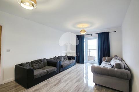 3 bedroom apartment to rent, Pennyroyal Drive, West Drayton UB7