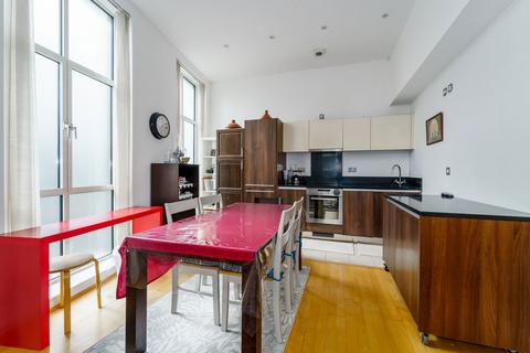 3 bedroom apartment for sale, Great West Road, Brentford TW8