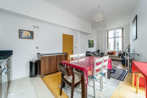 3 bedroom apartment for sale, Great West Road, Brentford TW8