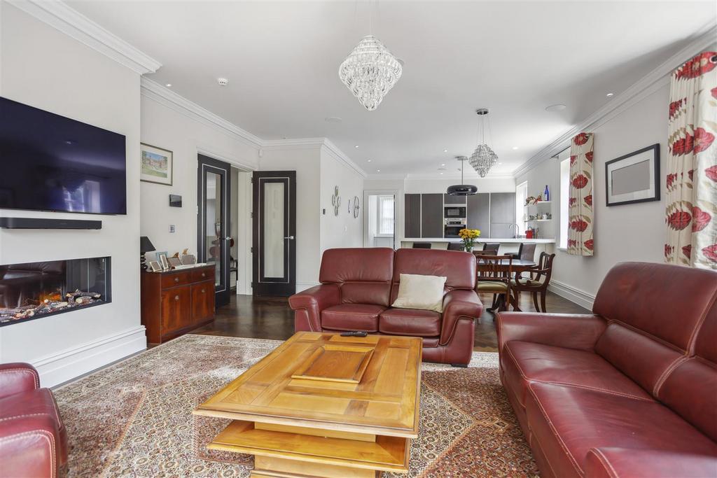 70898 Flat-8-Oxshott-Lodge 06.jpg