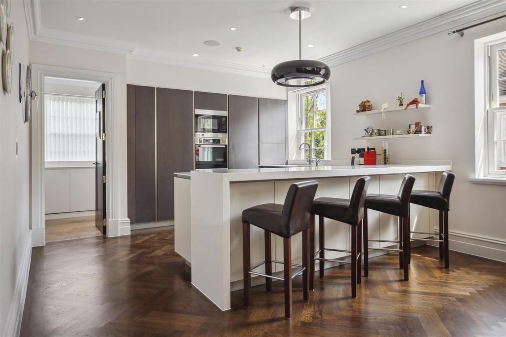70898 Flat-8-Oxshott-Lodge 13.jpg