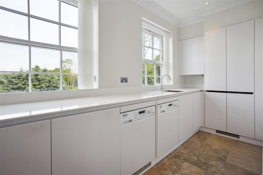 70898 Flat-8-Oxshott-Lodge 05.jpg