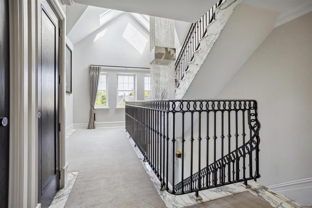 70898 Flat-8-Oxshott-Lodge 22.jpg